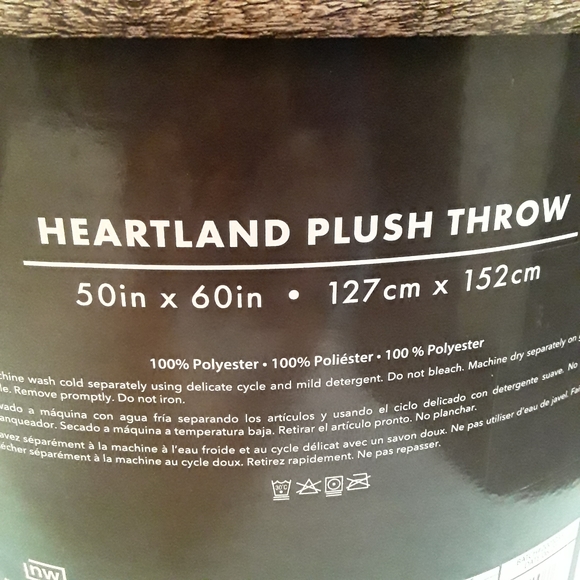 Blanket/Throw  Virgen de Guadalupe - Picture 4 of 4